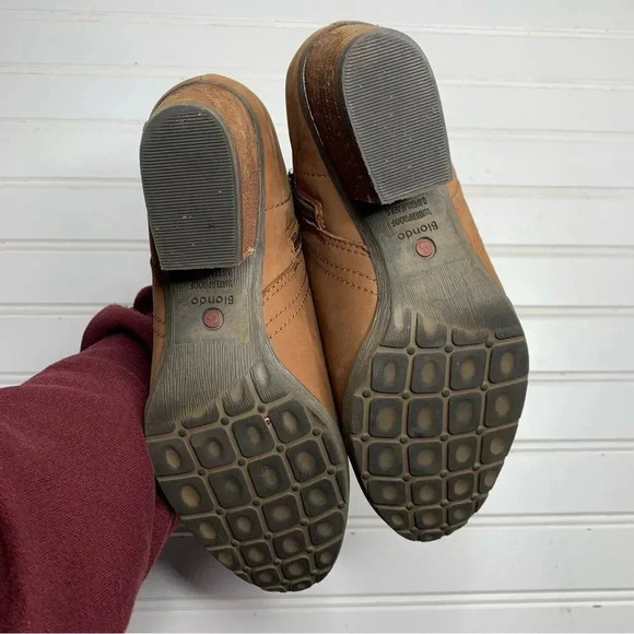 Blondo  Villa Waterproof Ankle Bootie - Picture 8 of 11